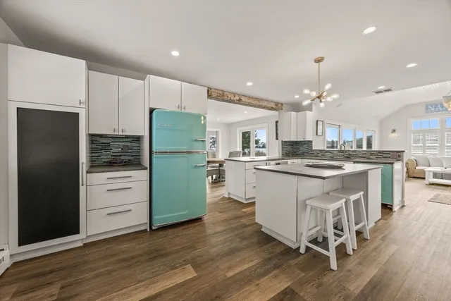 $2,345,000 | 33 Oyster Place, Barnstable, MA 02635