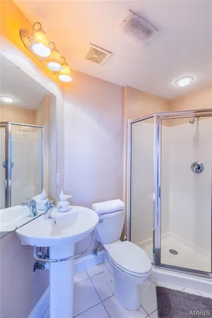$169,900 | 541 Rosedale Avenue, Unit 202, St. Louis, MO 63112