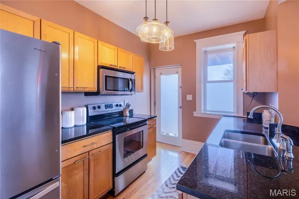 $169,900 | 541 Rosedale Avenue, Unit 202, St. Louis, MO 63112