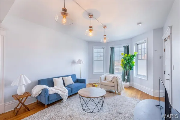 $169,900 | 541 Rosedale Avenue, Unit 202, St. Louis, MO 63112