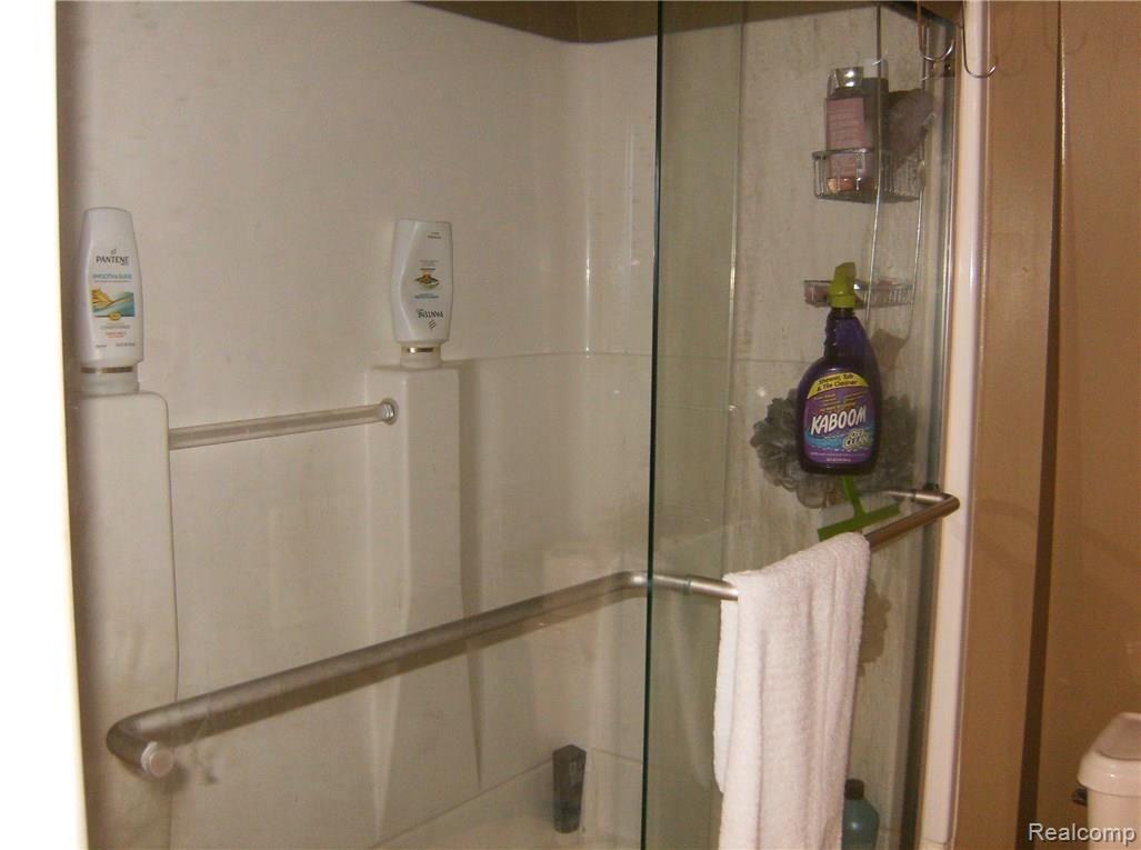 8152 Lakeshore Road Fort Gratiot, MI 48059 - Photo 23 of 44 HPIM4506.JPG