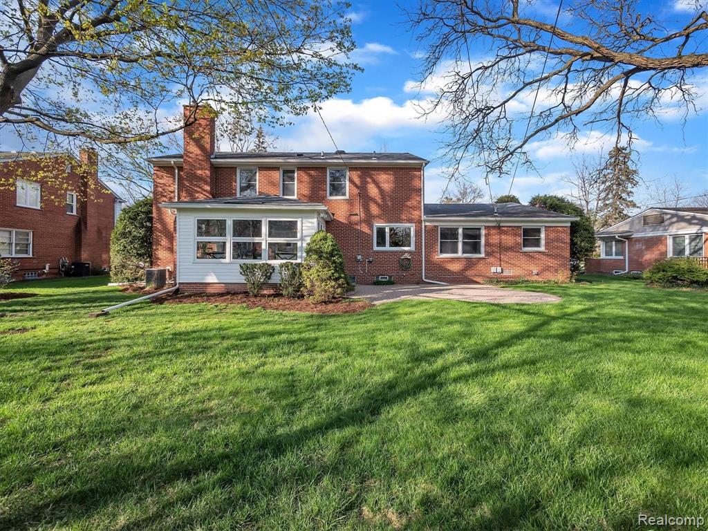 18551 Riverside Drive Beverly Hills, MI 48025 - Photo 55 of 58