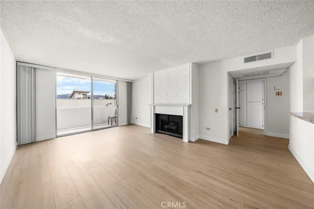 $380,000 | 421 South Lafayette Park Place, Unit 726, Los Angeles, CA 90057