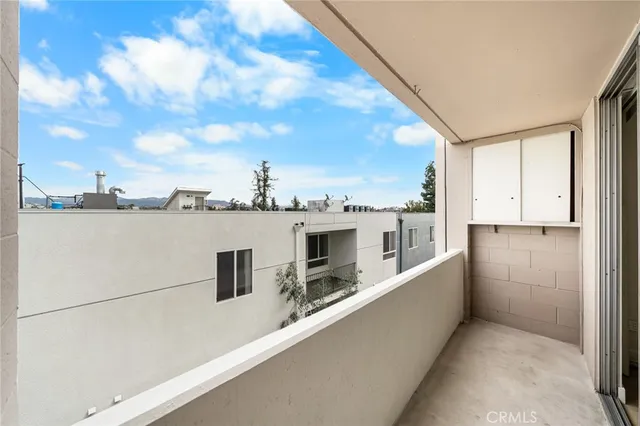 $380,000 | 421 South Lafayette Park Place, Unit 726, Los Angeles, CA 90057