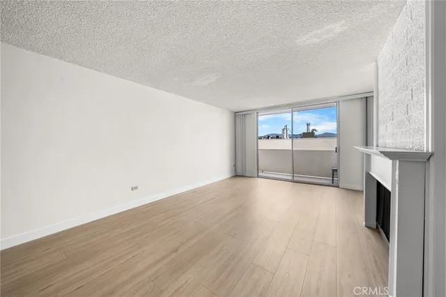 $380,000 | 421 South Lafayette Park Place, Unit 726, Los Angeles, CA 90057