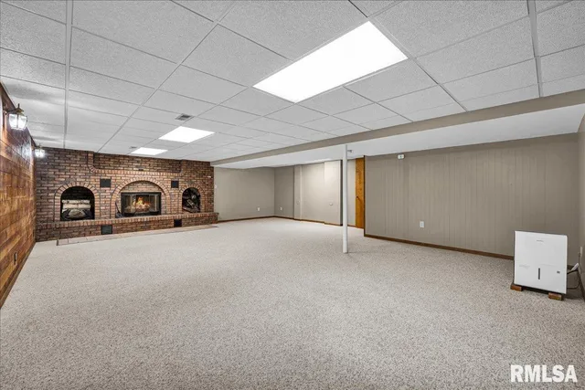 $270,000 | 303 West 3rd Avenue, Deer Creek, IL 61733