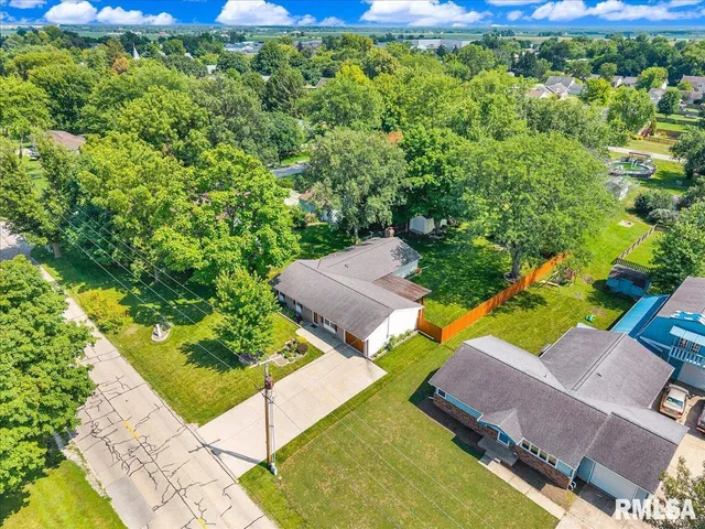 $270,000 | 303 West 3rd Avenue, Deer Creek, IL 61733