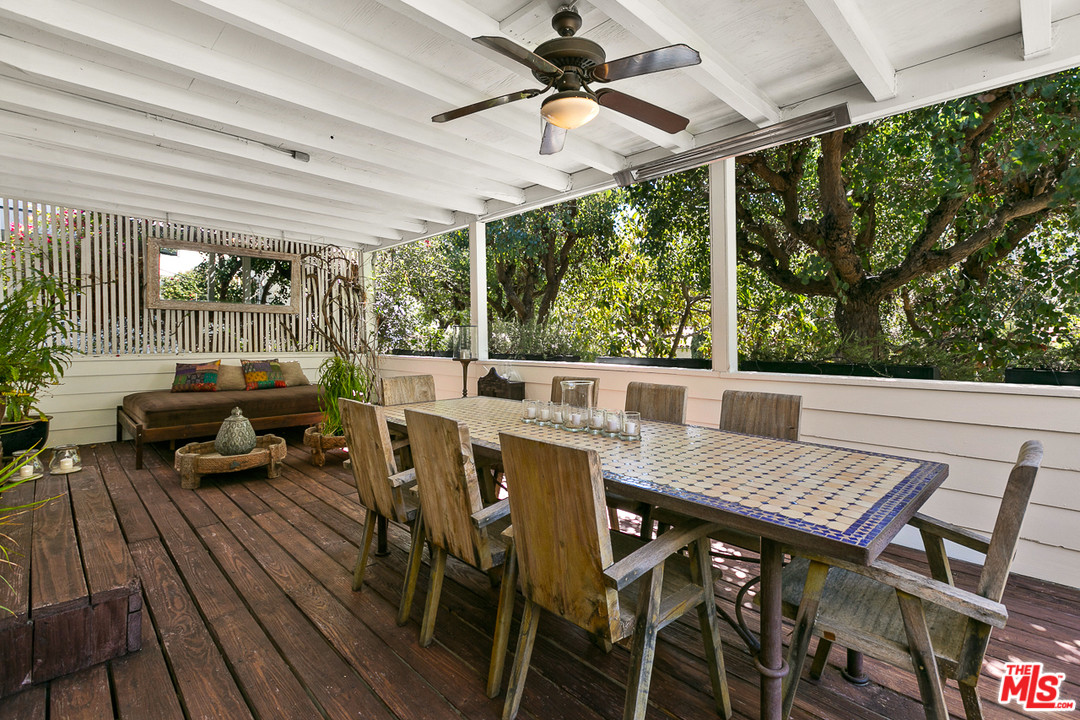 1600 Queens Road Los Angeles, CA 90069 - Photo 17 of 35 a outdoor space with furniture