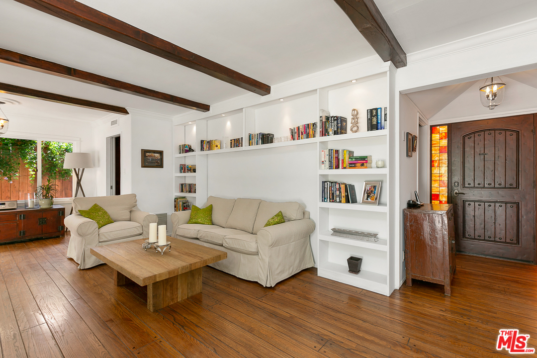 1600 Queens Road Los Angeles, CA 90069 - Photo 7 of 35 a living room with furniture and a wooden floor