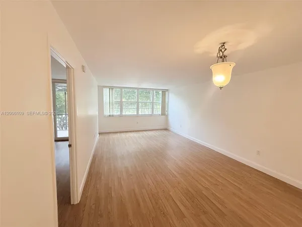 $1,850 | 1400 St Charles Place, Unit 314, Pembroke Pines, FL 33026