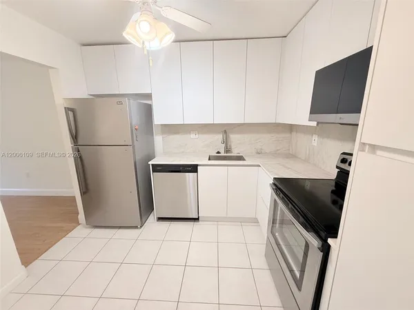 $1,850 | 1400 St Charles Place, Unit 314, Pembroke Pines, FL 33026