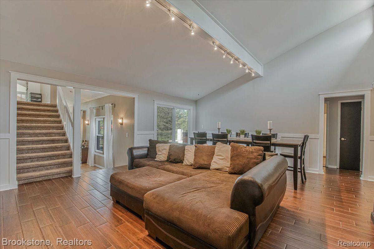 12824 Clyde Road Fenton, MI 48430 - Photo 8 of 57 Gallery Image 8