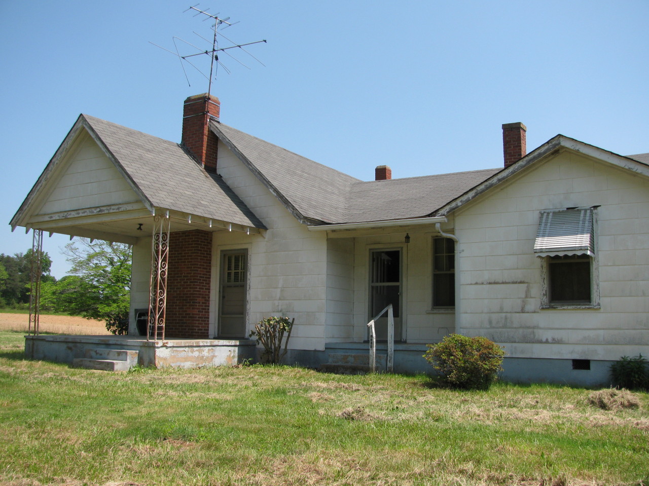 1168 Piney Road Gretna, VA 24557 - Photo 6 of 22 Farmhouse