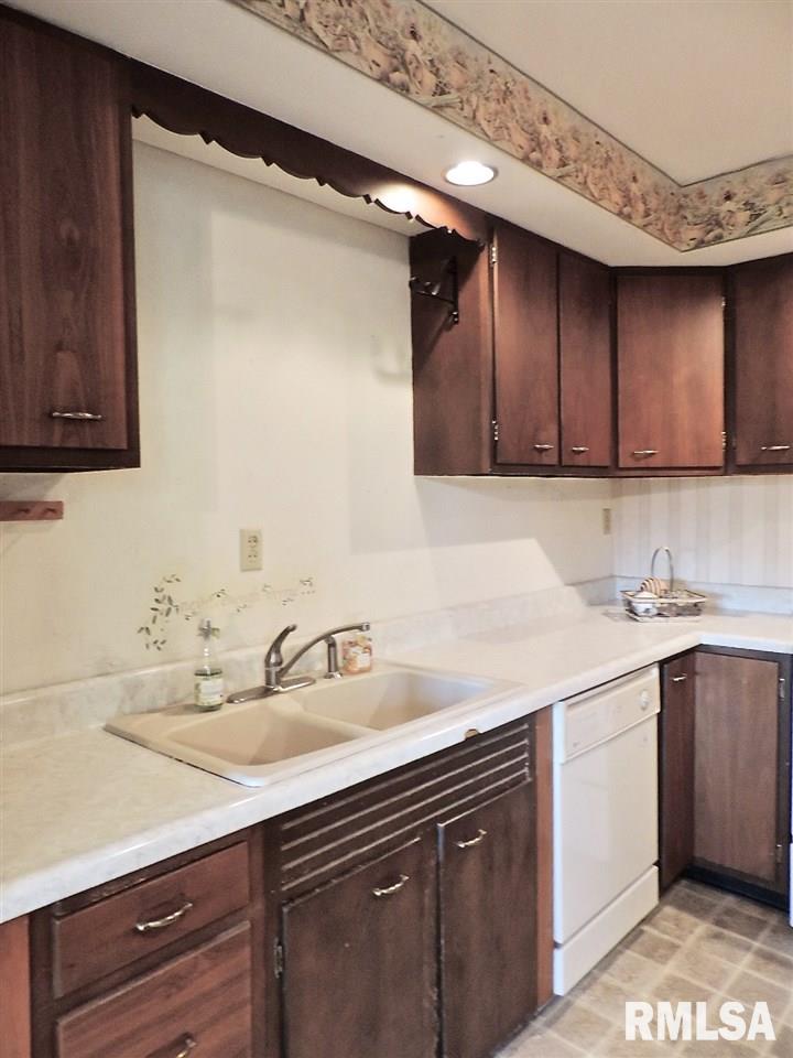 12386 Towerline Road Pekin, IL 61554 - Photo 13 of 32