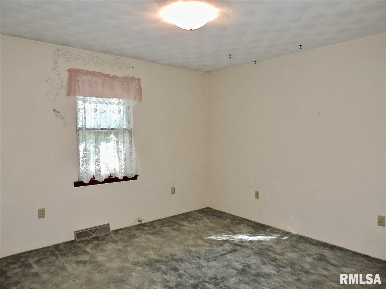 12386 Towerline Road Pekin, IL 61554 - Photo 20 of 32