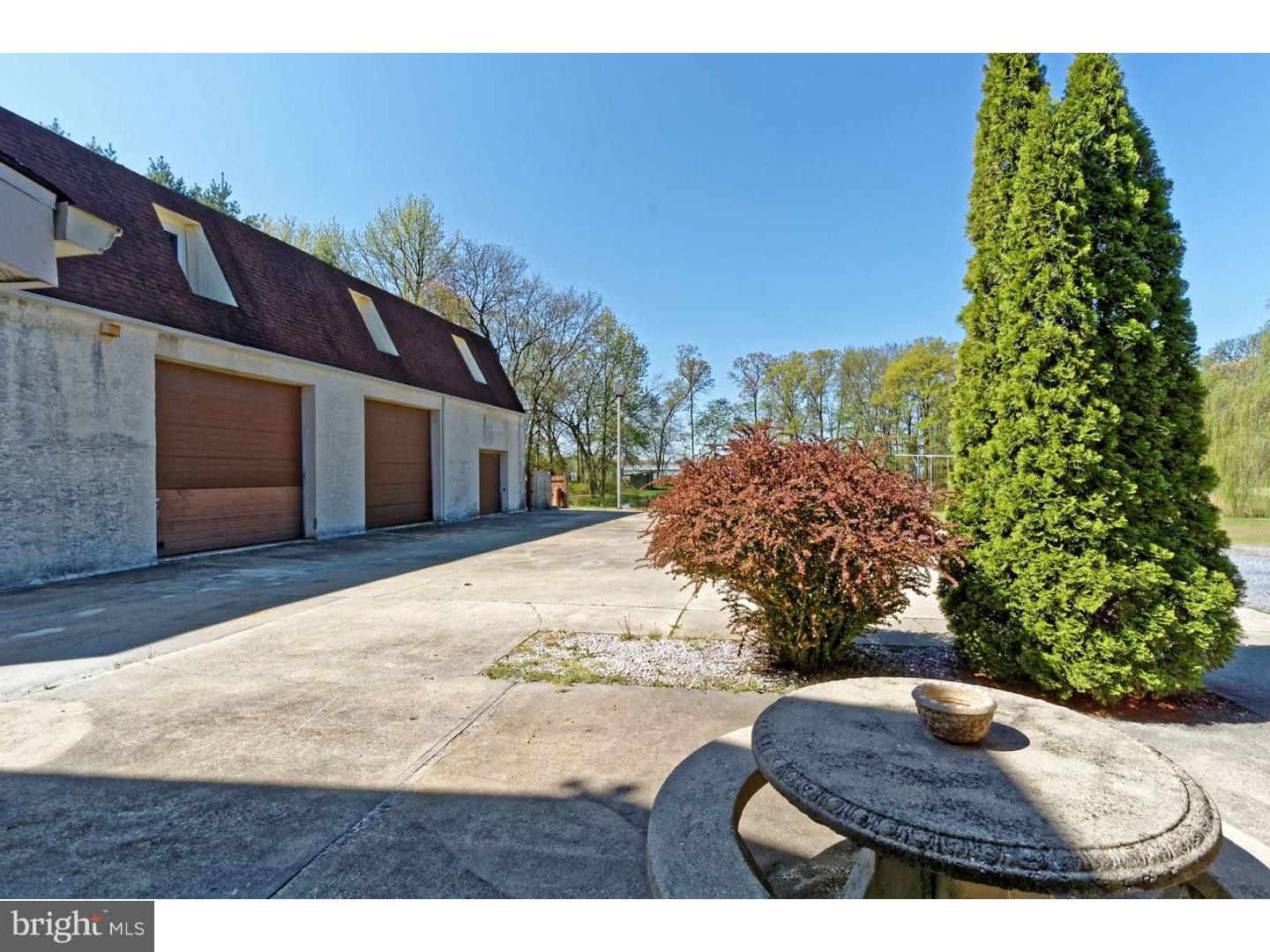 480 Elk Road Monroeville, NJ 08343 - Photo 23 of 25 Garage