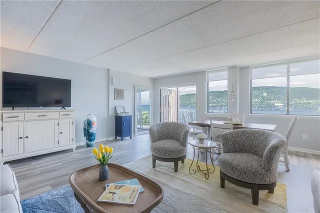 $359,900 | 3 Cliffside Drive, South Bristol, NY 14424