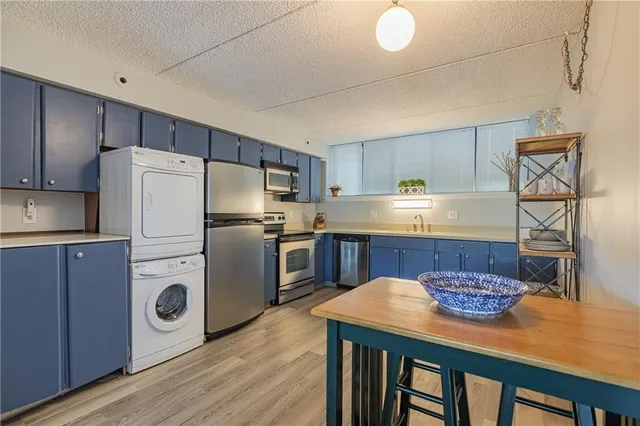 $359,900 | 3 Cliffside Drive, South Bristol, NY 14424