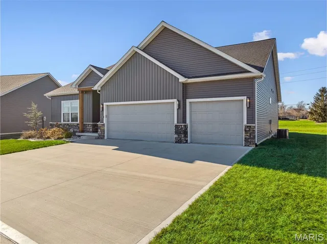 $599,900 | 617 Tea Olive Boulevard, O'Fallon, IL 62269