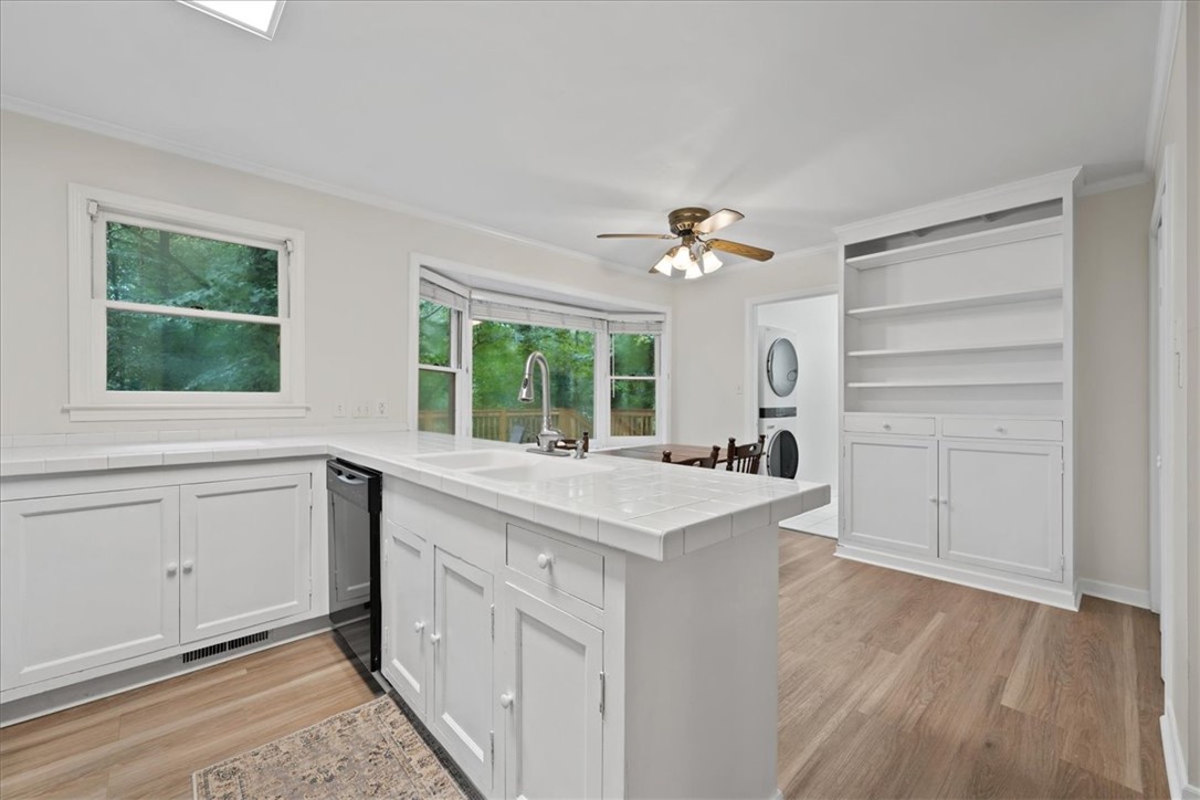 222 Camelot Road Clemson, SC 29631 - Photo 13 of 47