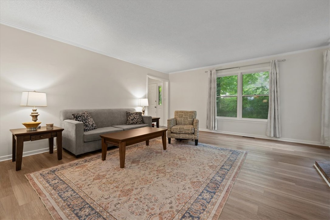 222 Camelot Road Clemson, SC 29631 - Photo 3 of 47