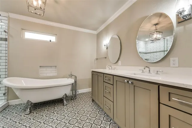 $2,150 | 600 North 1st Street, Midlothian, TX 76065