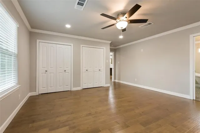 $2,150 | 600 North 1st Street, Midlothian, TX 76065