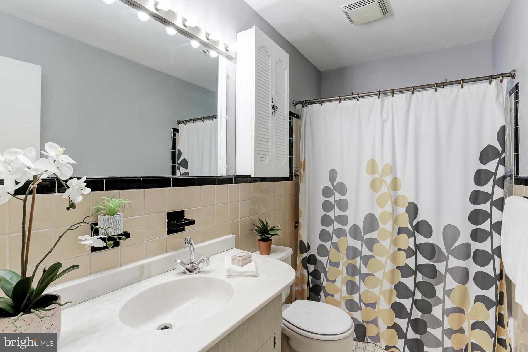 3774 Elder Road Harrisburg, PA 17111 - Photo 16 of 31 Main level bathroom