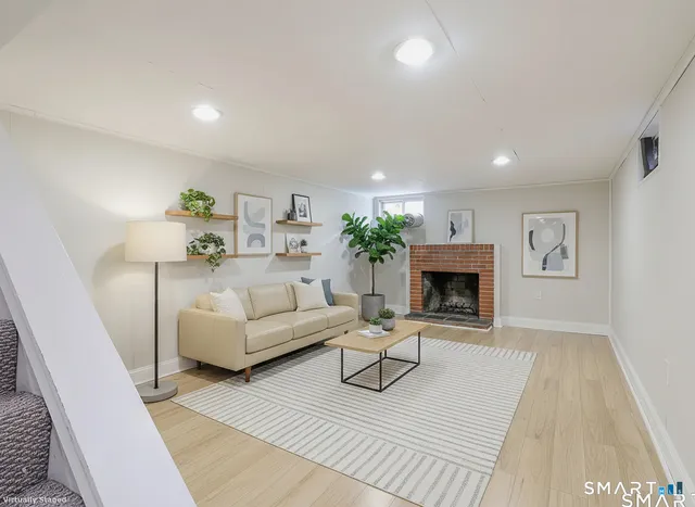 $438,000 | 10 Sunrise Terrace, Simsbury, CT 06089