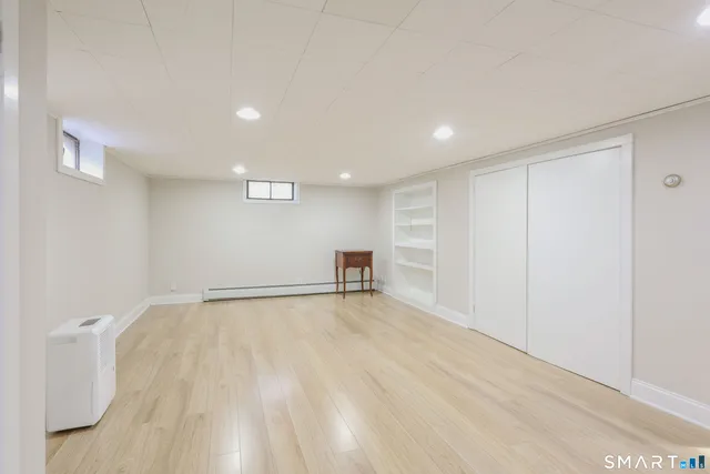 $438,000 | 10 Sunrise Terrace, Simsbury, CT 06089