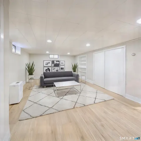 $438,000 | 10 Sunrise Terrace, Simsbury, CT 06089