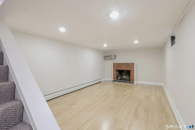 $438,000 | 10 Sunrise Terrace, Simsbury, CT 06089