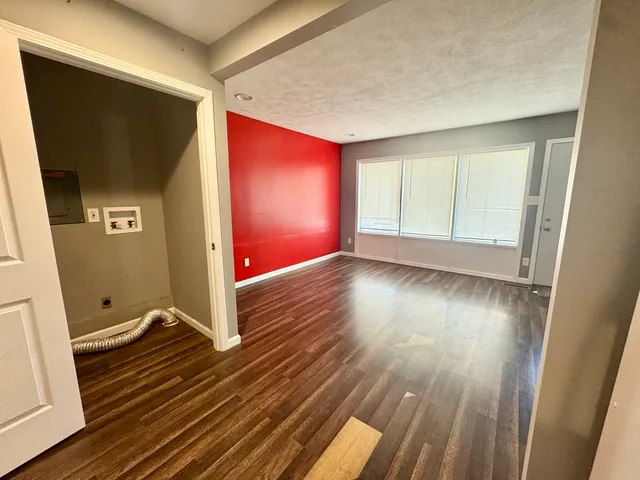 $129,000 | 101 South Miller Street, Clinton, IL 61727