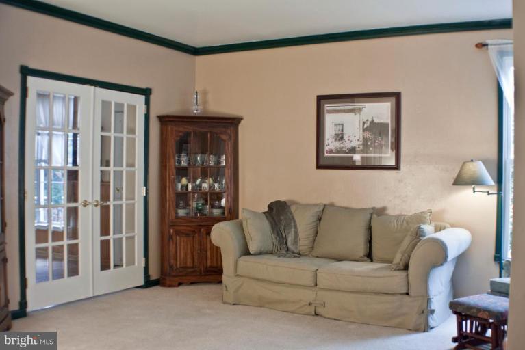 6225 Patuxent Quarter Road Hanover, MD 21076 - Photo 2 of 28 Living Room