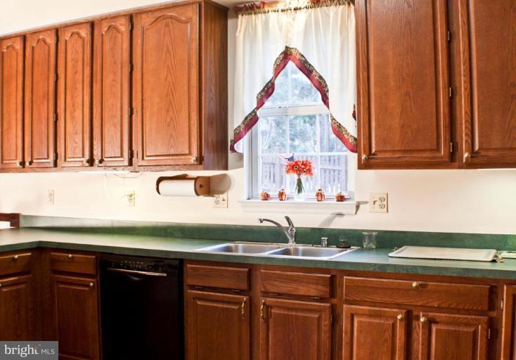 6225 Patuxent Quarter Road Hanover, MD 21076 - Photo 7 of 28 Kitchen #2