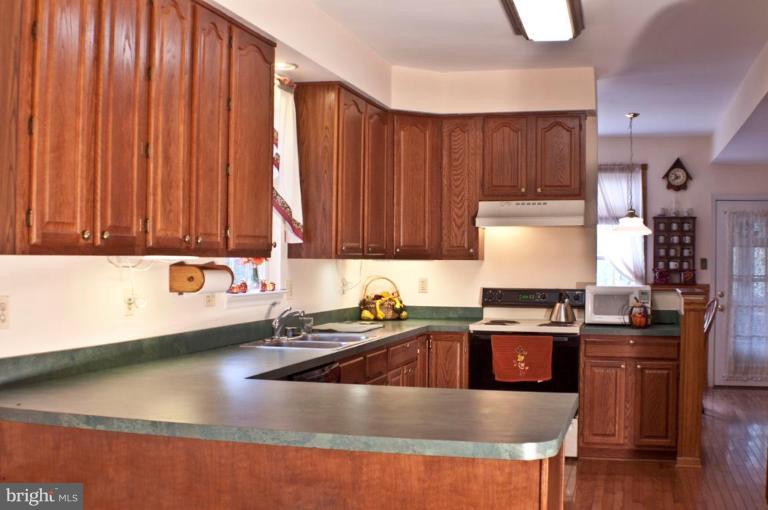 6225 Patuxent Quarter Road Hanover, MD 21076 - Photo 8 of 28 Kitchen