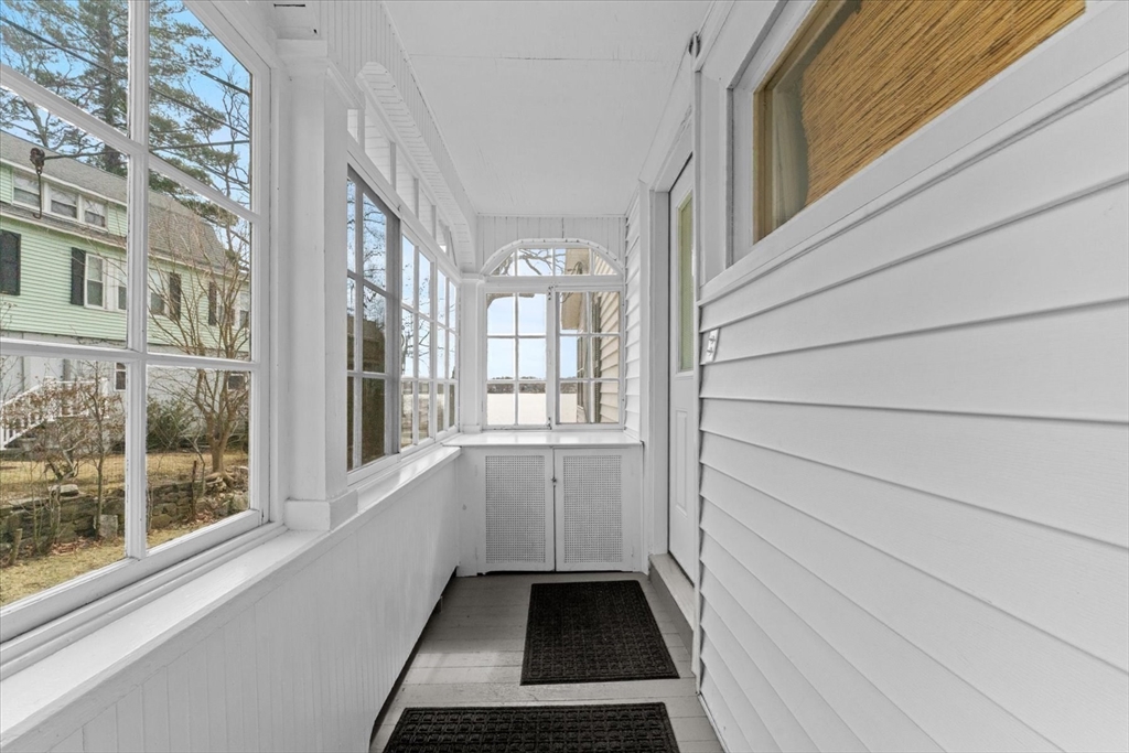 6 Davis Way Worcester, MA 01604 - Photo 5 of 39 Gallery Image 5
