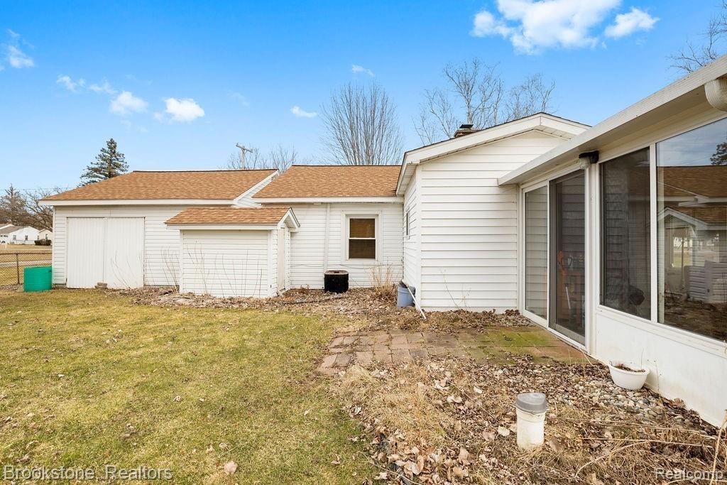 2166 Howe Road Burton, MI 48519 - Photo 21 of 24 GO0A9404.jpg