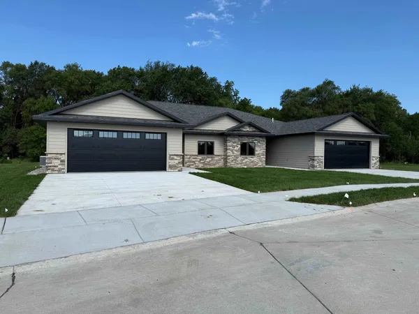 $384,700 | 1509 Regency Circle North, Norfolk, NE 68701
