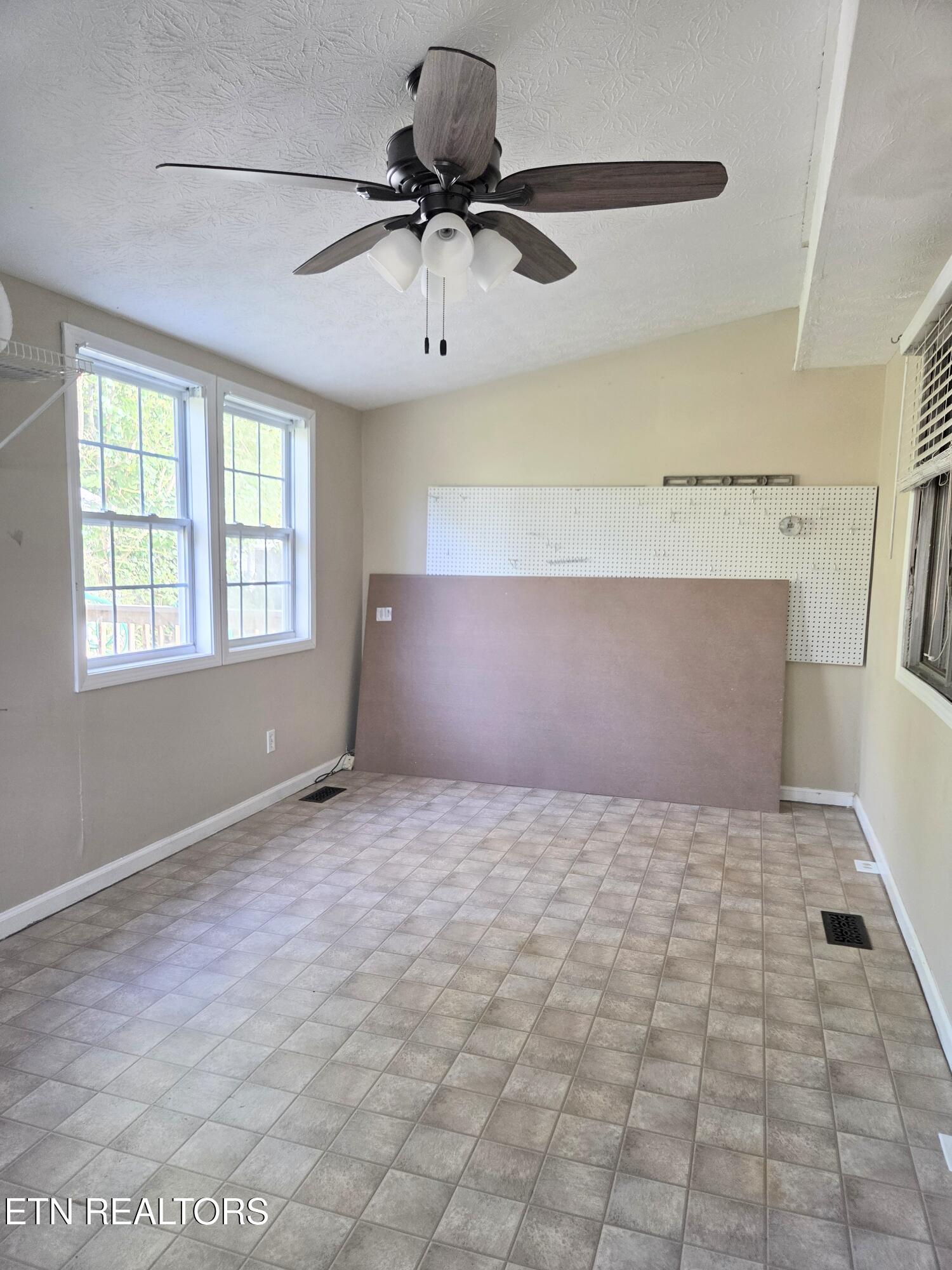 102 Nesper Road Oak Ridge, TN 37830 - Photo 15 of 20 8225