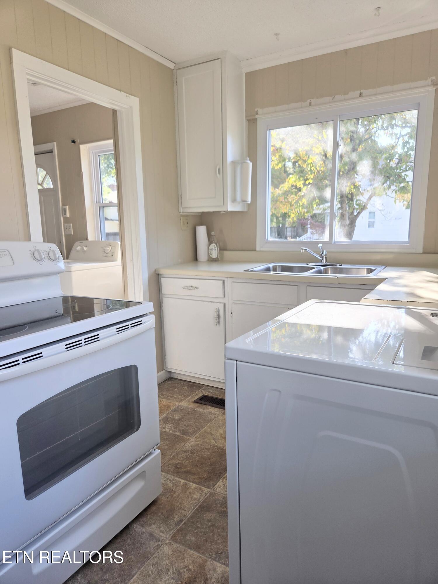 102 Nesper Road Oak Ridge, TN 37830 - Photo 7 of 20 8240