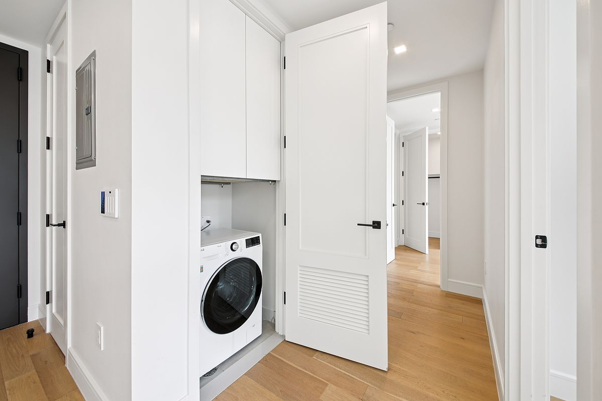 37-34 33rd Street, Unit 6D Queens, NY 11101 - Photo 9 of 22