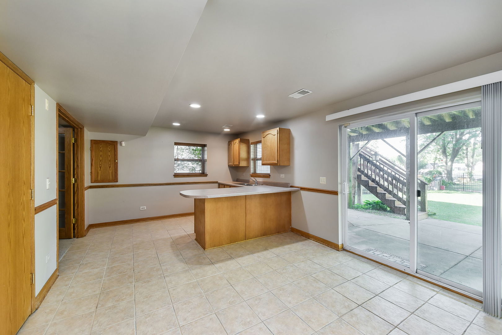 732 Robertson Road South Elgin, IL 60177 - Photo 18 of 37 a large kitchen with a large window