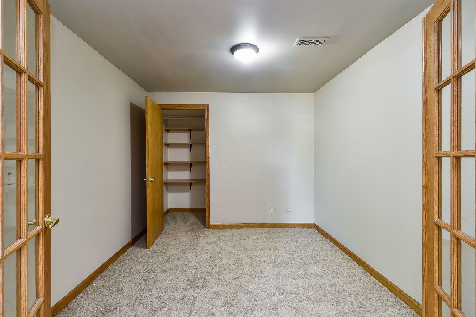 732 Robertson Road South Elgin, IL 60177 - Photo 21 of 37 a view of an empty room with a window