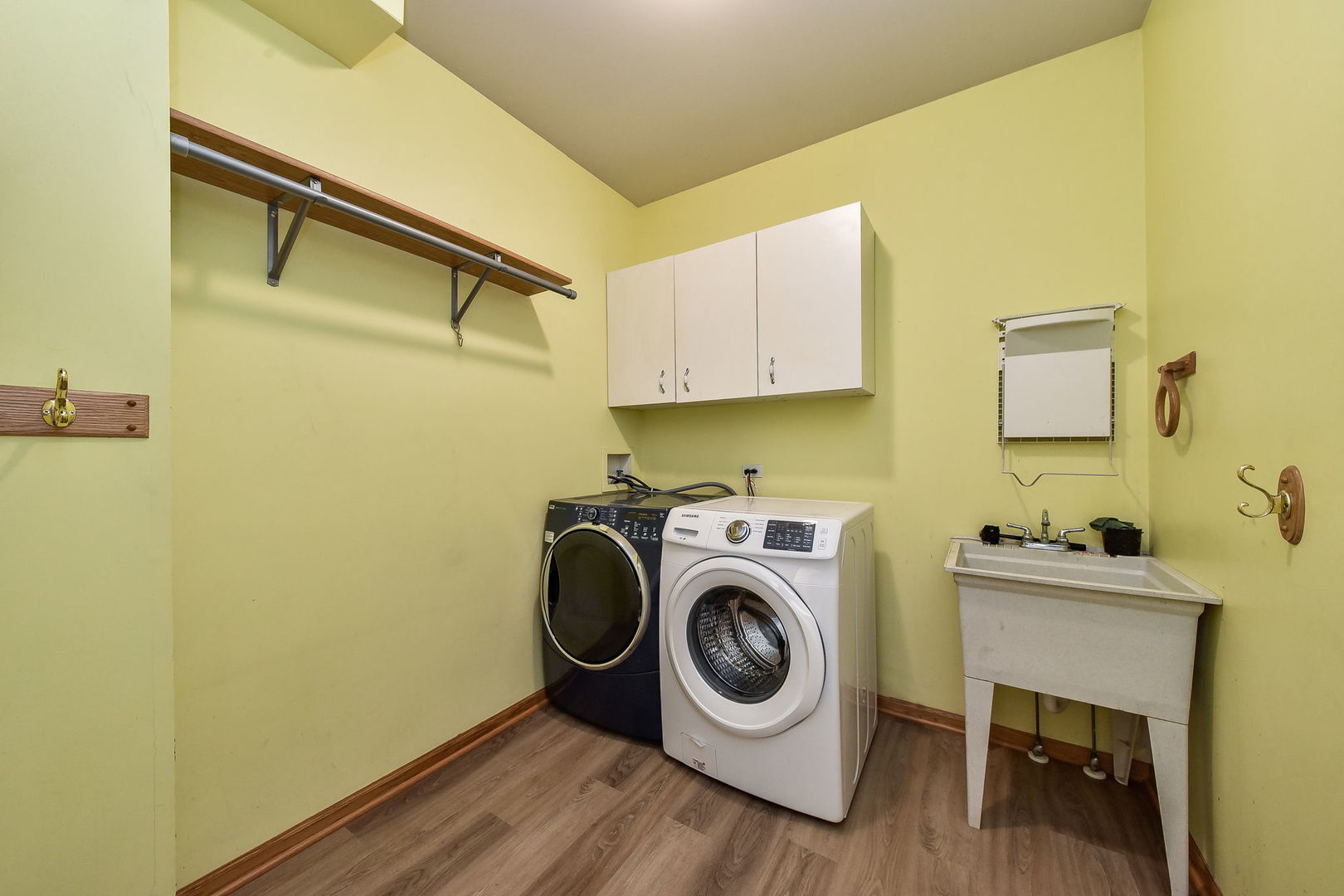732 Robertson Road South Elgin, IL 60177 - Photo 9 of 37 a utility room with dryer and washer