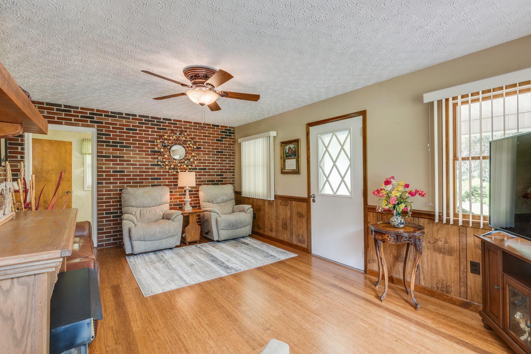 8156 Fairview Road Duffield, VA 24244 - Photo 14 of 61 018
