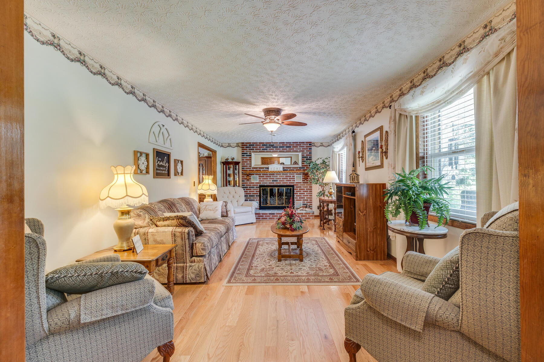 8156 Fairview Road Duffield, VA 24244 - Photo 3 of 61 006