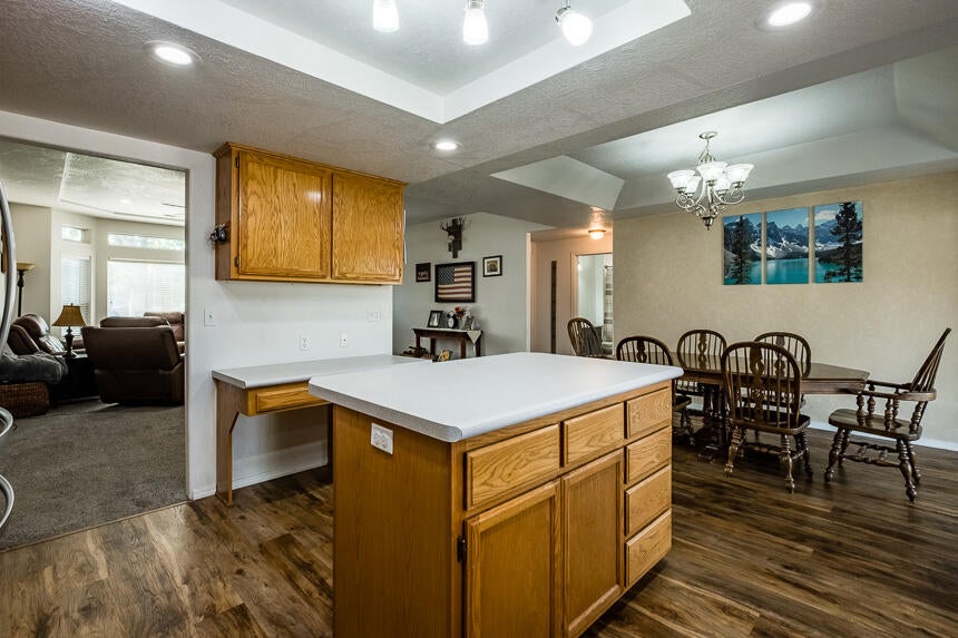 409 Montclair Way Eagle Point, OR 97524 - Photo 15 of 27 409 Montclair-16