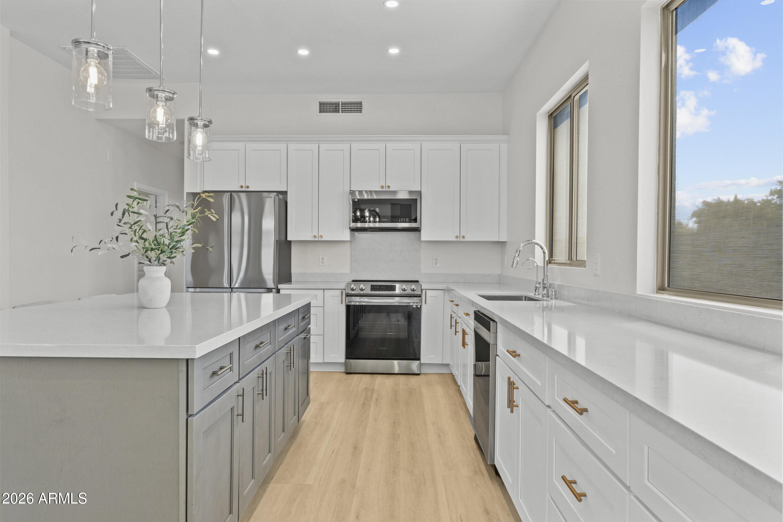 21702 North 67th Lane Glendale, AZ 85308 - Photo 8 of 37