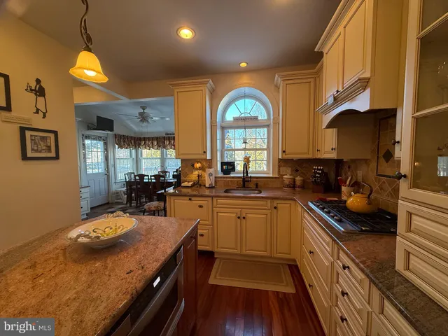 $699,000 | 221 Summit Avenue, Jenkintown, PA 19046